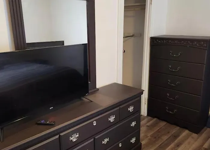 R1 Two Bedroom * Орора